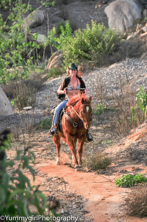 Horny lady Sofie Marie stripping and posing after an outdoor horse ride | Фото 1