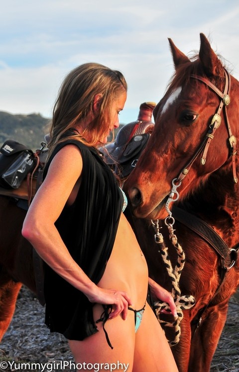 Horny lady Sofie Marie stripping and posing after an outdoor horse ride | Фото 14