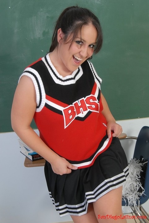 Thick Latina cheerleader Lilly E exposes herself while serving a detention | Фото 4