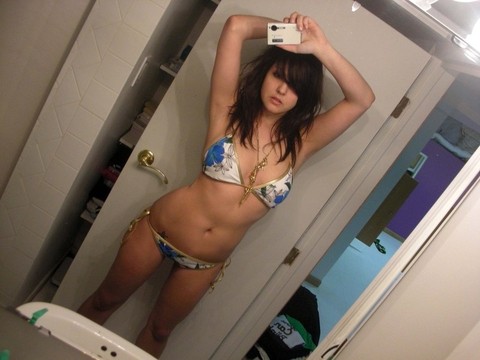 Collection of ex girlfriend's candid self shots in lingerie and bikinis | Фото 3