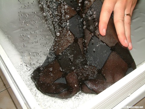 Dark haired girl wets herself in shower wearing hot pantyhose and black bra | Фото 15