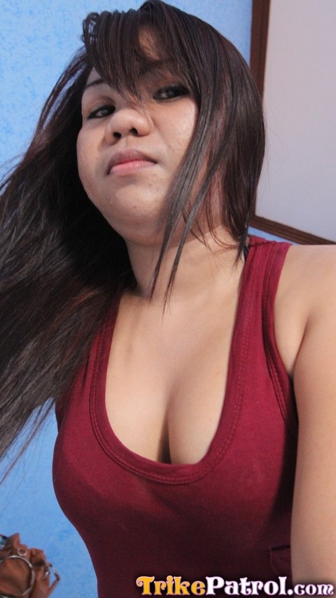 Chubby Filipina female takes off her dress to pose naked for the first time